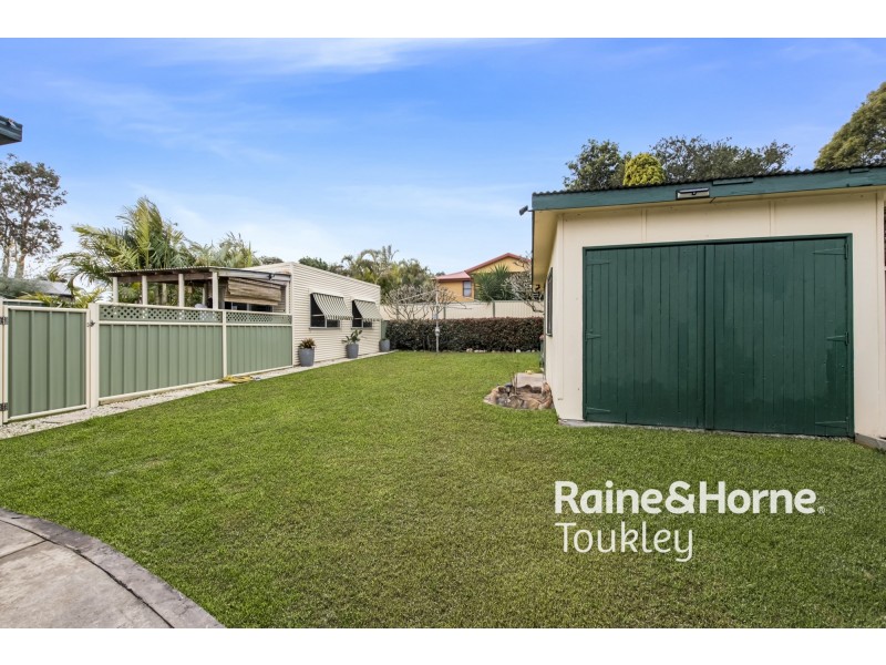 41 Tarwhine Avenue, Chain Valley Bay NSW 2259