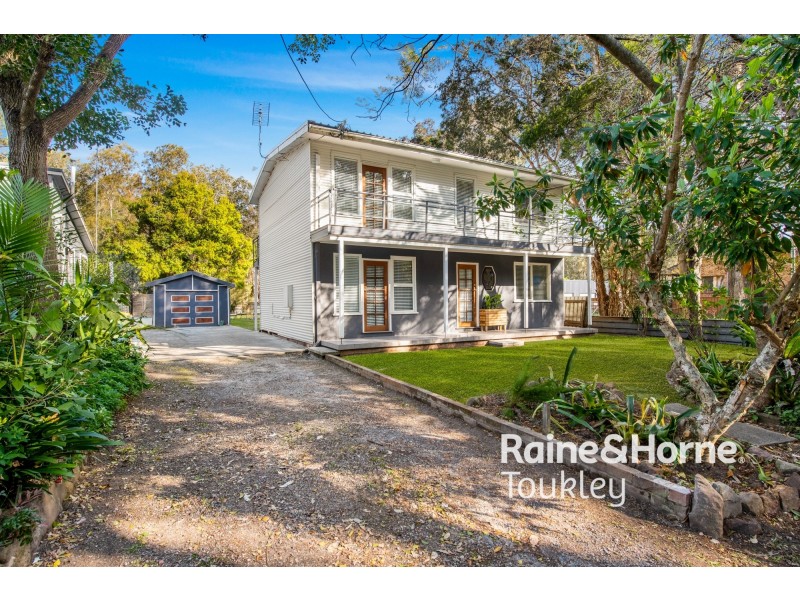13 Warner Avenue, Tuggerawong NSW 2259