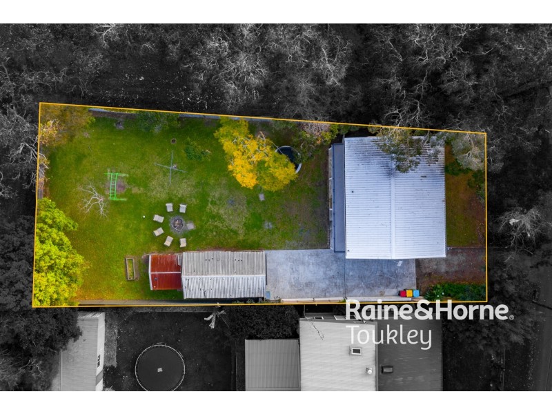 13 Warner Avenue, Tuggerawong NSW 2259