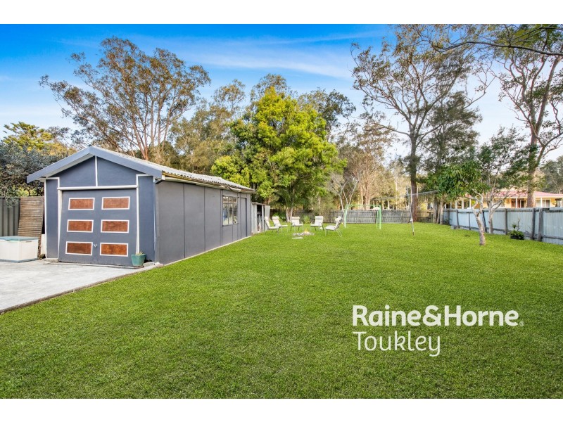 13 Warner Avenue, Tuggerawong NSW 2259
