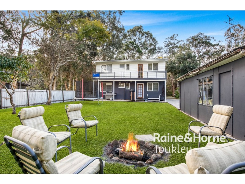 13 Warner Avenue, Tuggerawong NSW 2259