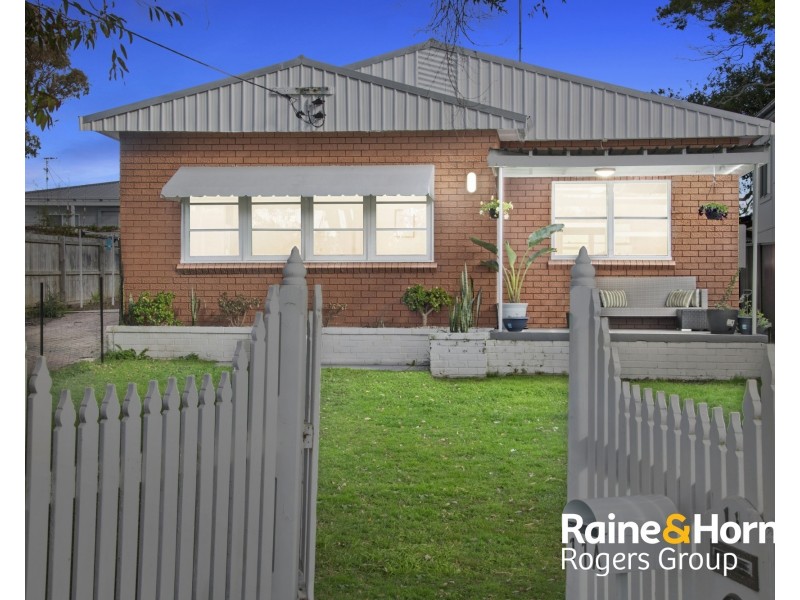 11 Ninth Avenue, Toukley NSW 2263