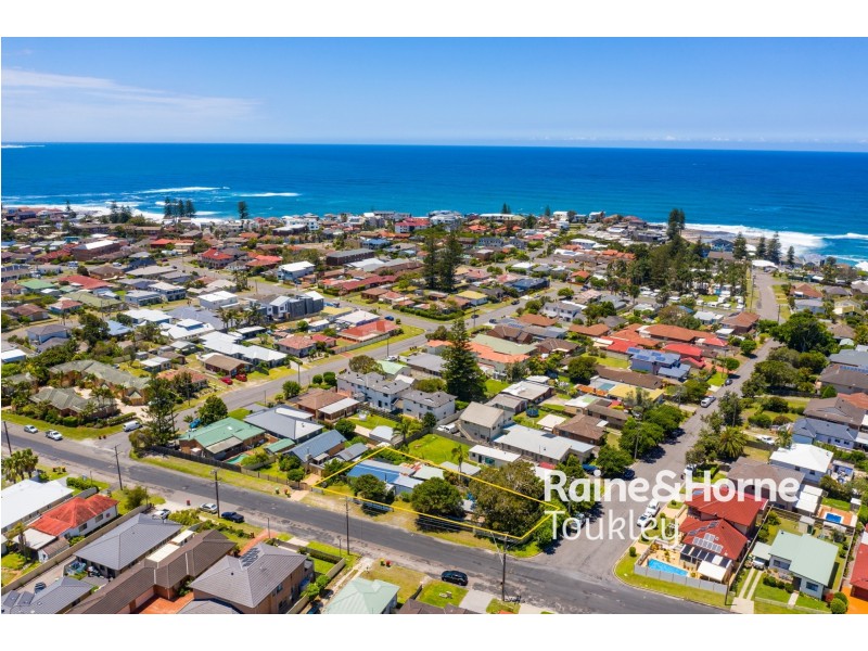 2 Yeddenba Ave, Blue Bay NSW 2261