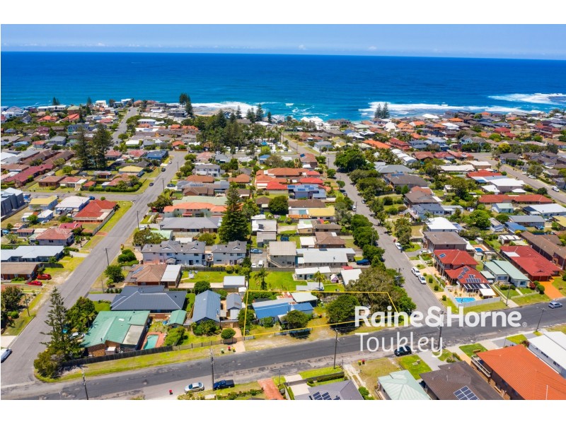 2 Yeddenba Ave, Blue Bay NSW 2261
