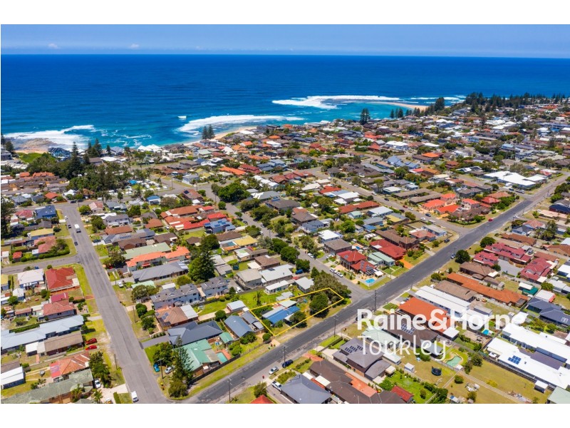 2 Yeddenba Ave, Blue Bay NSW 2261