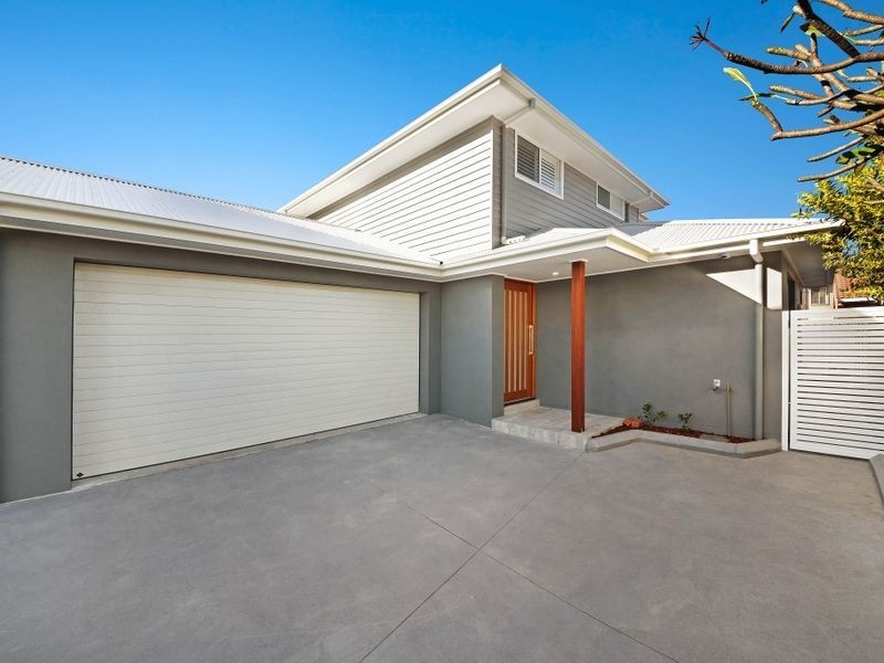 2 Yeddenba Ave, Blue Bay NSW 2261