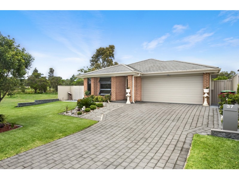 37 Grasstree Avenue, Woongarrah NSW 2259