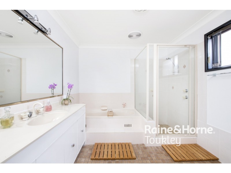 30 Lake Street, Wyee Point NSW 2259