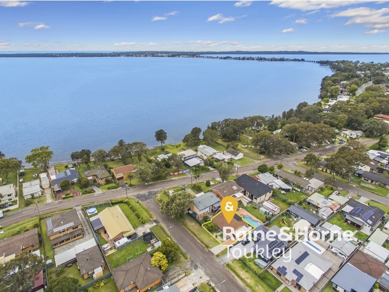 2A Melrose Avenue, Gorokan NSW 2263