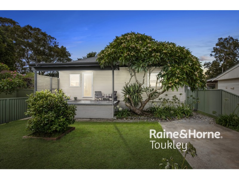 15 Wallis Avenue, Canton Beach NSW 2263