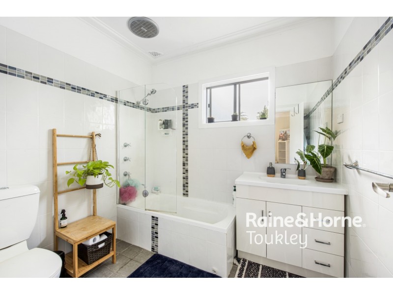 15 Wallis Avenue, Canton Beach NSW 2263