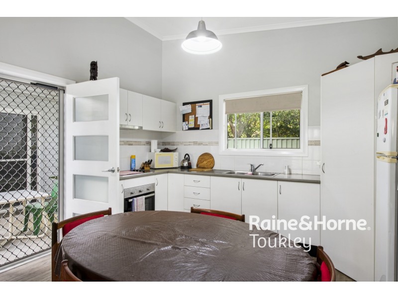 15 Wallis Avenue, Canton Beach NSW 2263