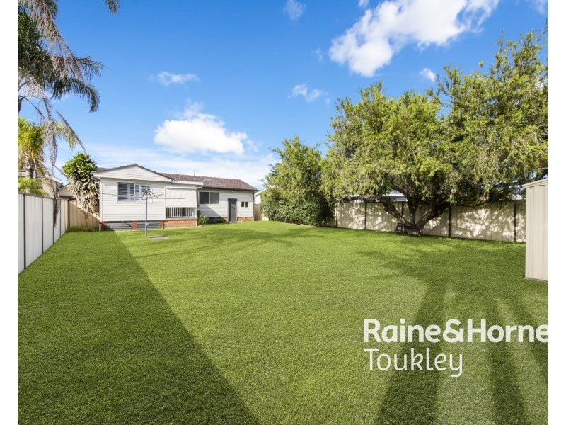 22 Barnard Crescent, Toukley NSW 2263