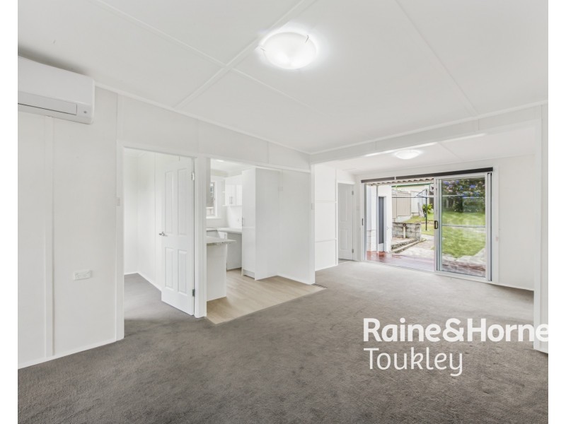 13 Hartog Avenue, Lake Munmorah NSW 2259