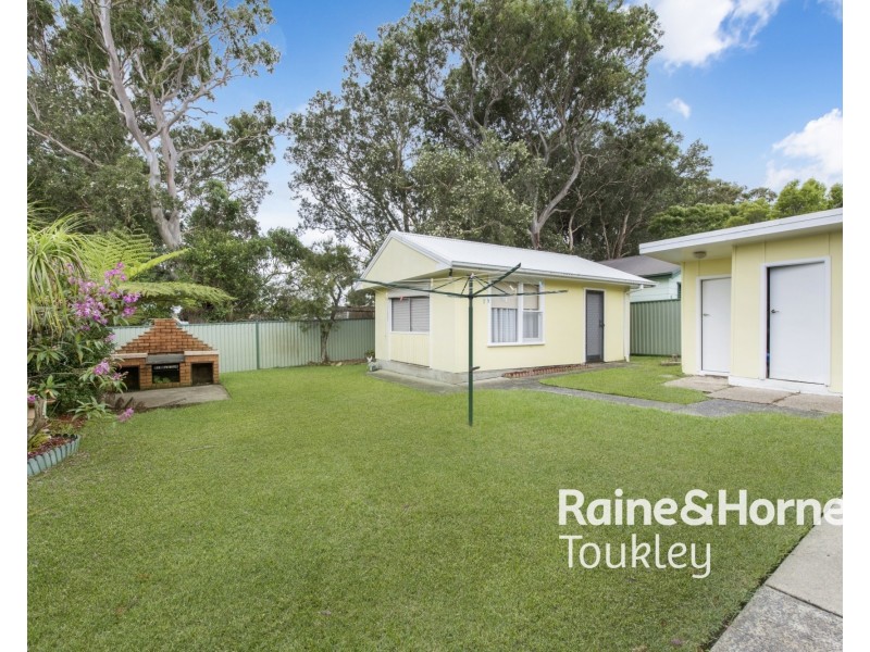 4 First Avenue, Toukley NSW 2263