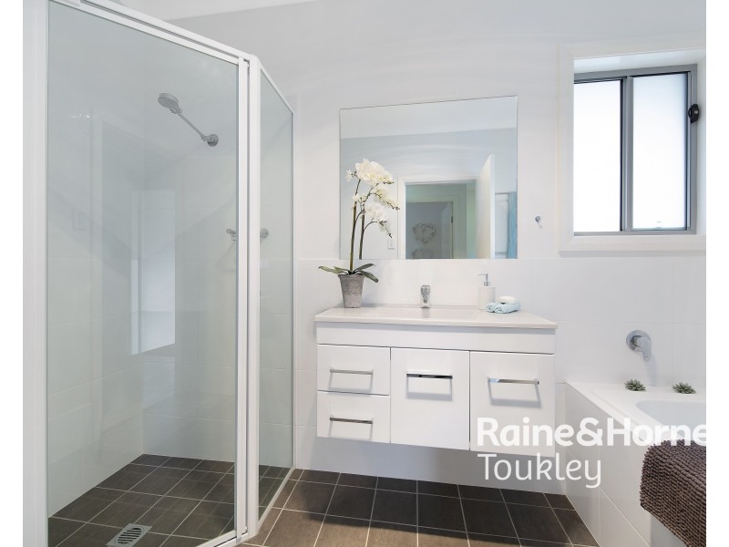 3/2 Holmes Avenue, Toukley NSW 2263