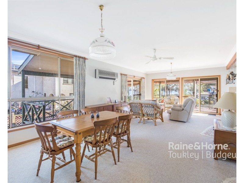 2C Seventh Avenue, Toukley NSW 2263