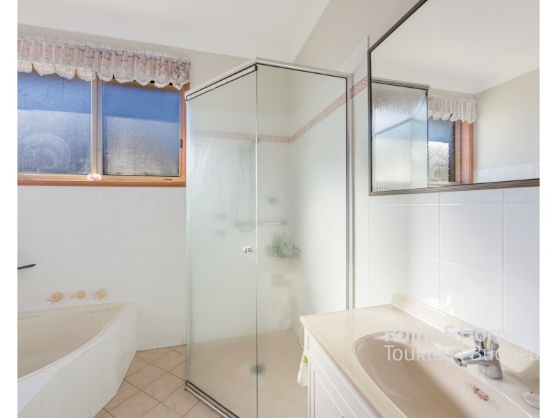2C Seventh Avenue, Toukley NSW 2263