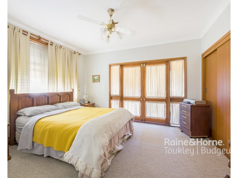 2C Seventh Avenue, Toukley NSW 2263