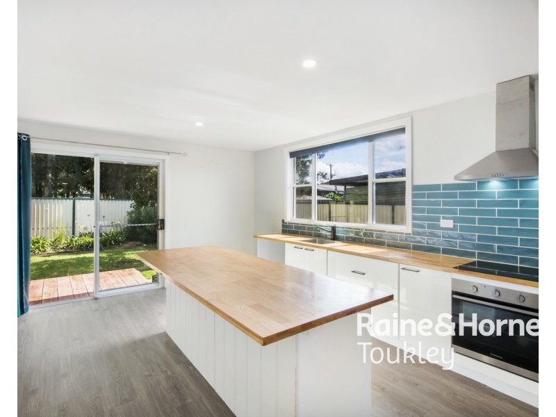 8 Gleddon Avenue, Gorokan NSW 2263
