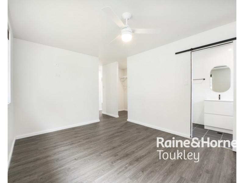 8 Gleddon Avenue, Gorokan NSW 2263