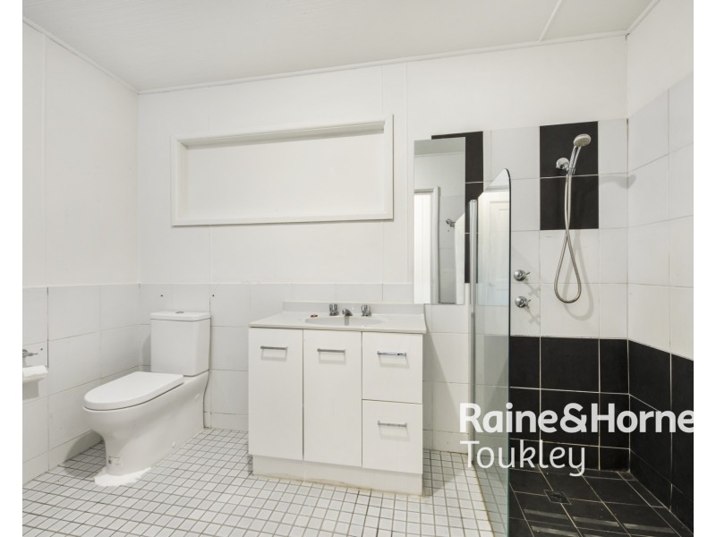 8 Gleddon Avenue, Gorokan NSW 2263