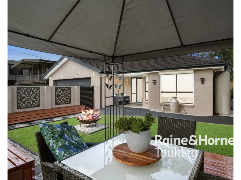 29 Ginganup Road, Summerland Point NSW 2259