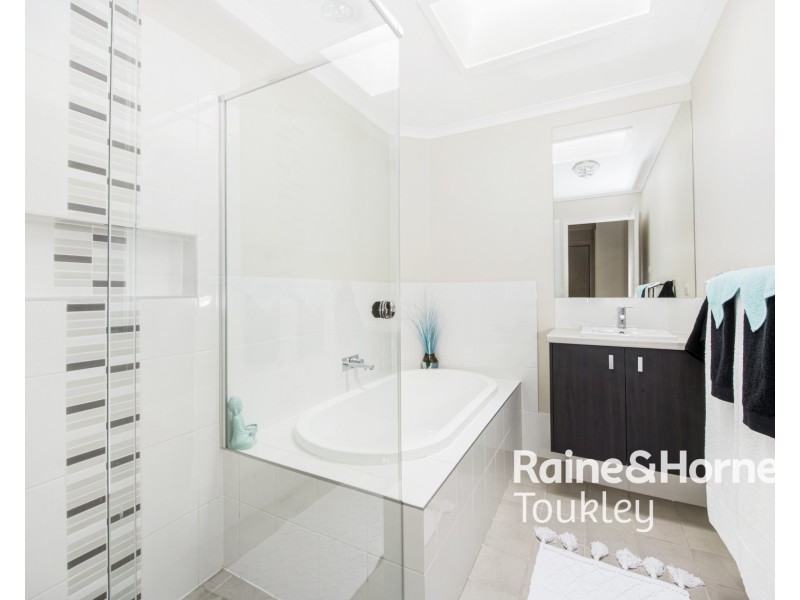 37 Grasstree Avenue, Woongarrah NSW 2259