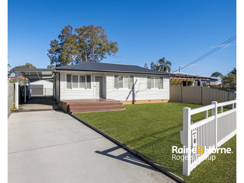 9 Cadonia Road, Tuggerawong NSW 2259