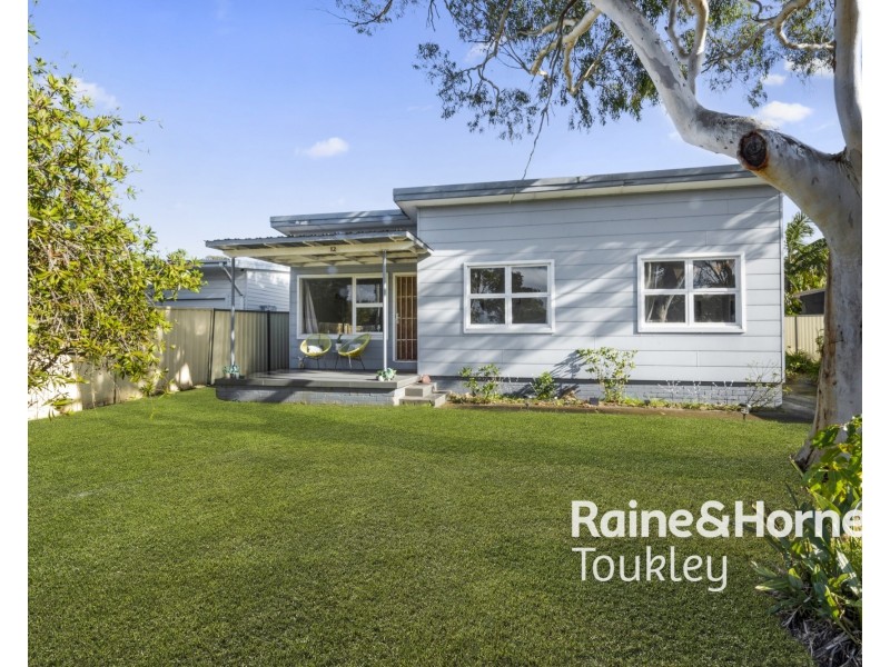 12 Delia Avenue, Budgewoi NSW 2262