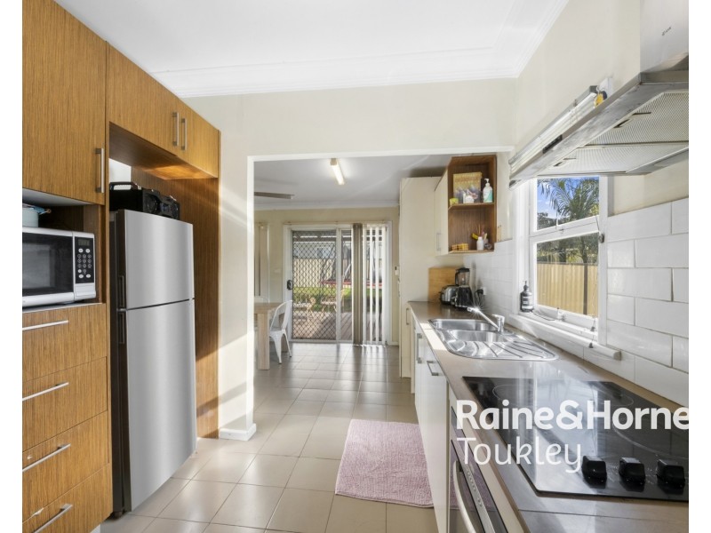 12 Delia Avenue, Budgewoi NSW 2262