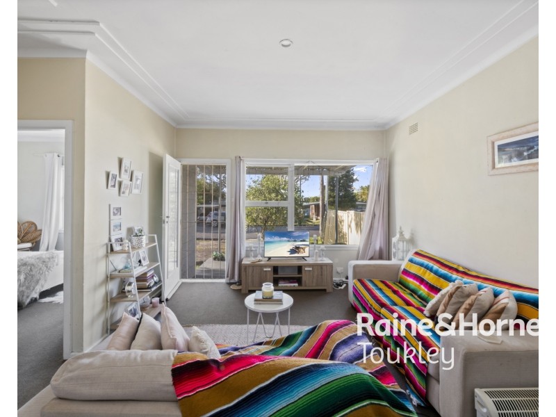 12 Delia Avenue, Budgewoi NSW 2262