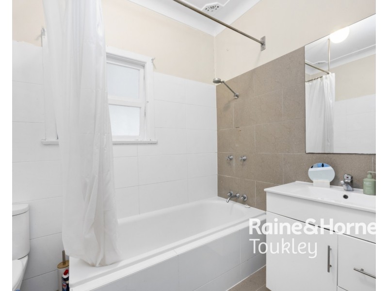 12 Delia Avenue, Budgewoi NSW 2262