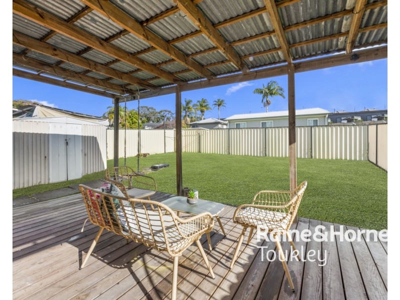 12 Delia Avenue, Budgewoi NSW 2262