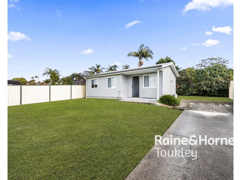 12 Delia Avenue, Budgewoi NSW 2262