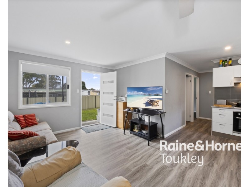 12 Delia Avenue, Budgewoi NSW 2262