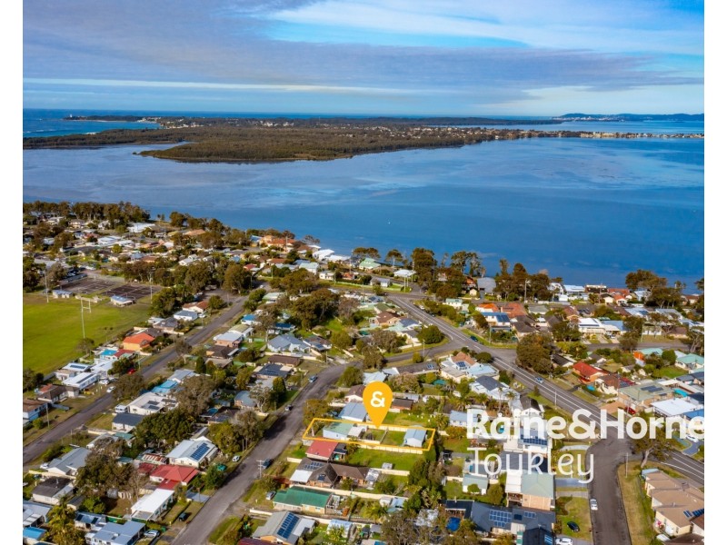 12 Delia Avenue, Budgewoi NSW 2262