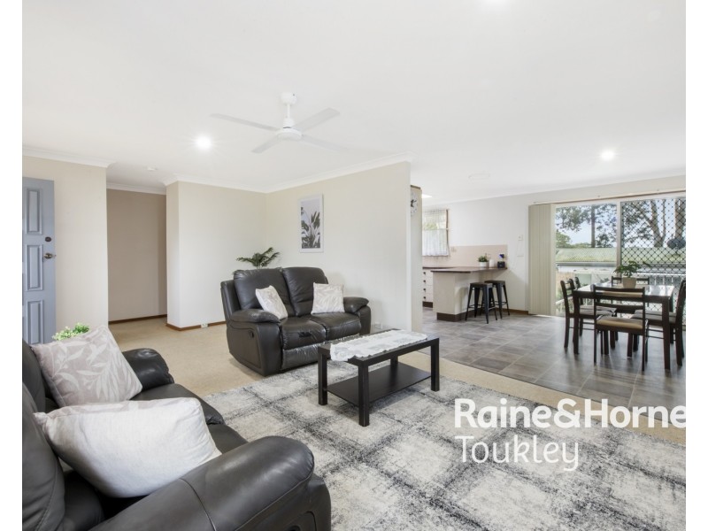 31 Lake Street, Wyee Point NSW 2259