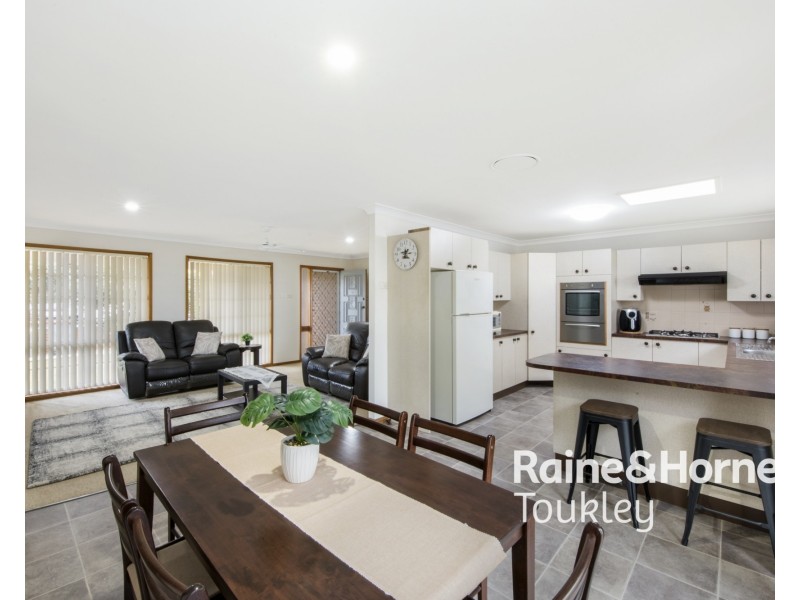 31 Lake Street, Wyee Point NSW 2259