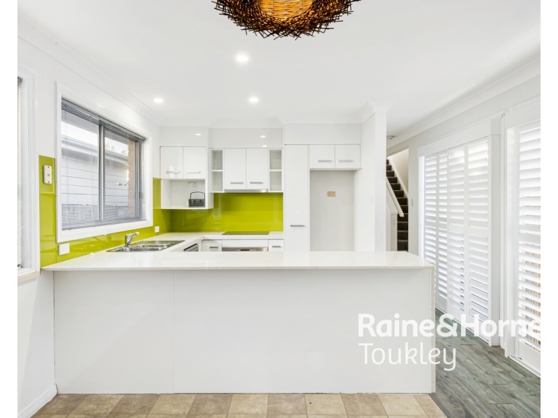 2/8-9 Young Street, Norah Head NSW 2263