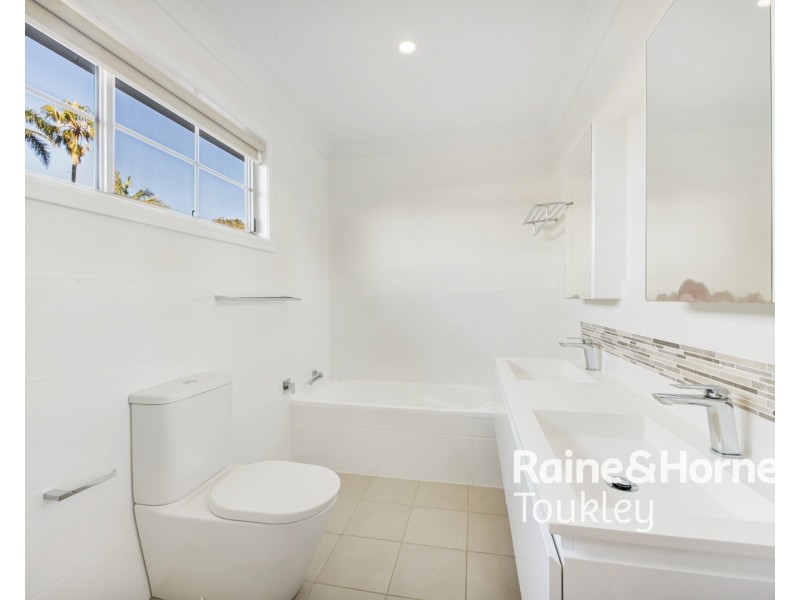 2/8-9 Young Street, Norah Head NSW 2263