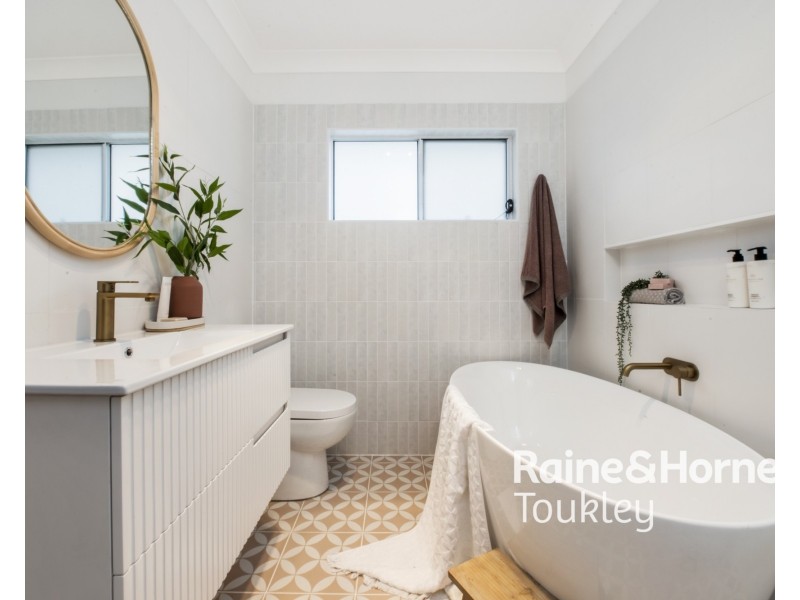 192 Scenic Drive, Budgewoi NSW 2262