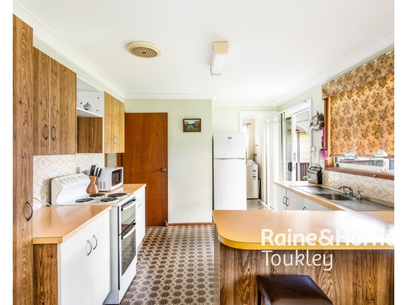 35 Vernon Avenue, Gorokan NSW 2263