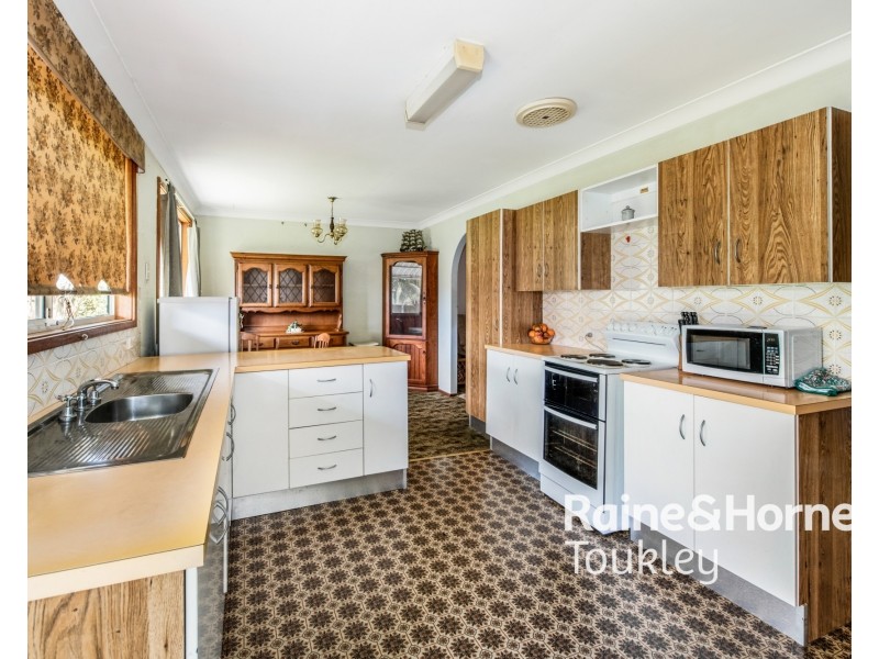 35 Vernon Avenue, Gorokan NSW 2263