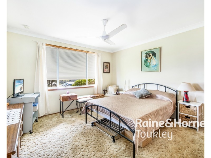 35 Vernon Avenue, Gorokan NSW 2263