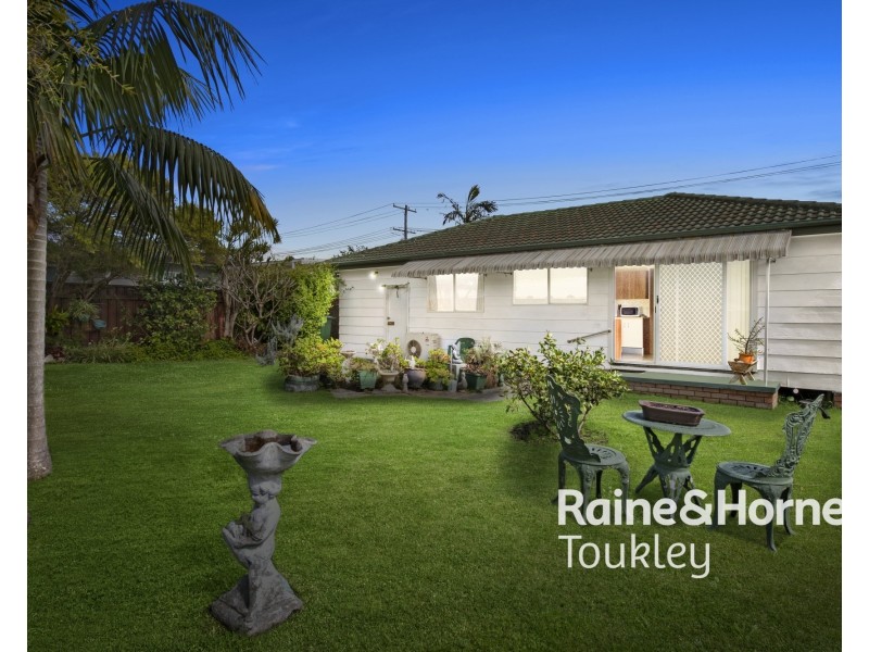 35 Vernon Avenue, Gorokan NSW 2263