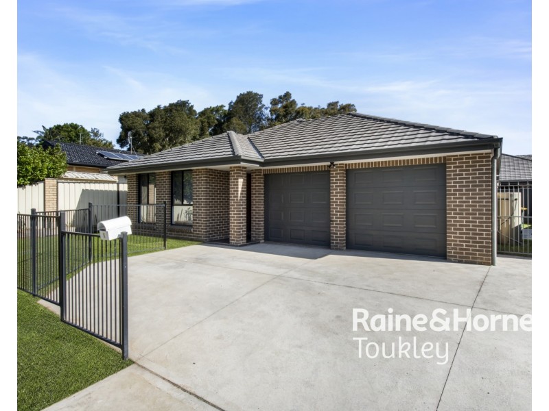 1 Fourth Avenue, Toukley NSW 2263