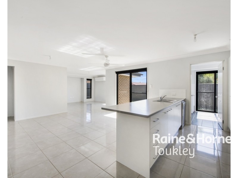 1 Fourth Avenue, Toukley NSW 2263
