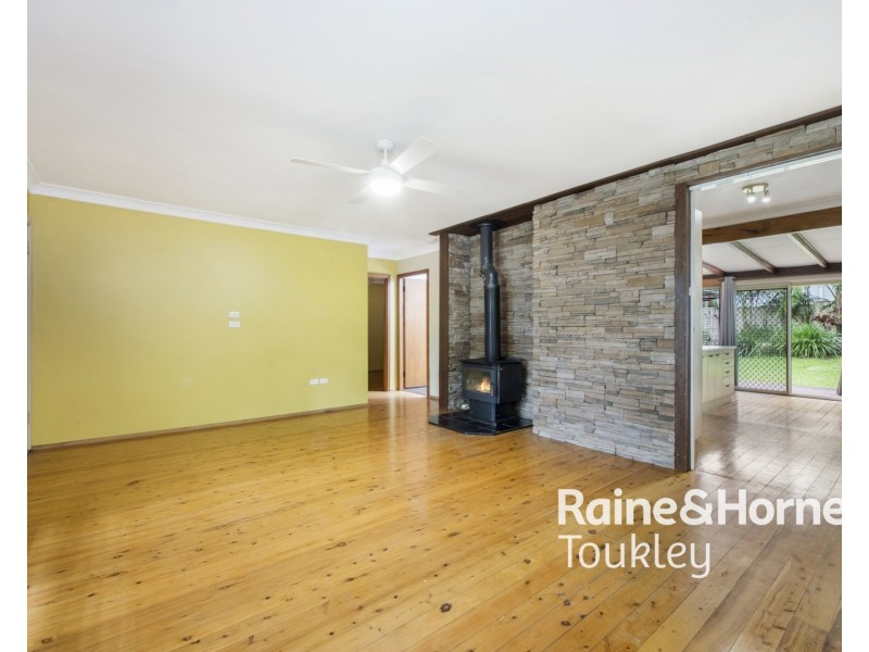 31 Montrose Street, Mannering Park NSW 2259