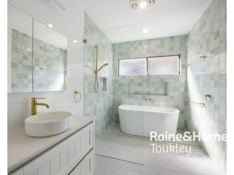 17 Ninth Avenue, Toukley NSW 2263